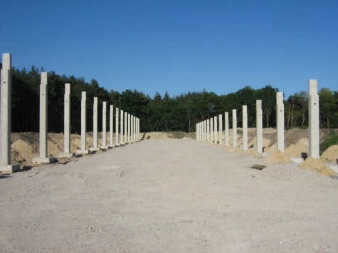 Holzlagerhalle, 3.150 m (Stahlbetonfertigteile und Leimholzbinder)
