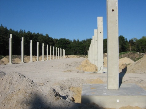 Holzlagerhalle, 3.150 m (Stahlbetonfertigteile und Leimholzbinder)