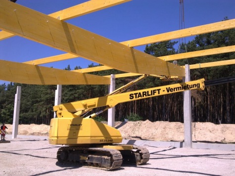 Holzlagerhalle, 3.150 m (Stahlbetonfertigteile und Leimholzbinder)