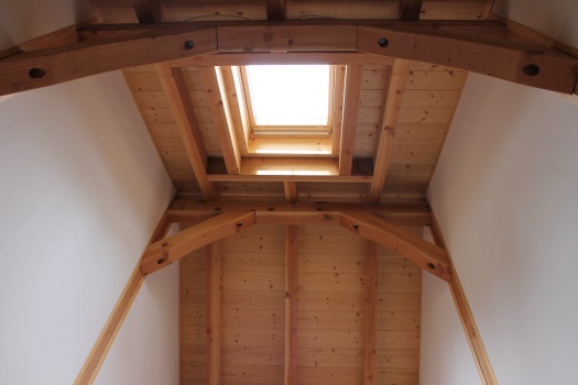 Wohnblockhaus, Blockbalken 240 mm