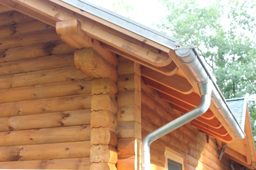 Wohnblockhaus, Blockbalken 240 mm